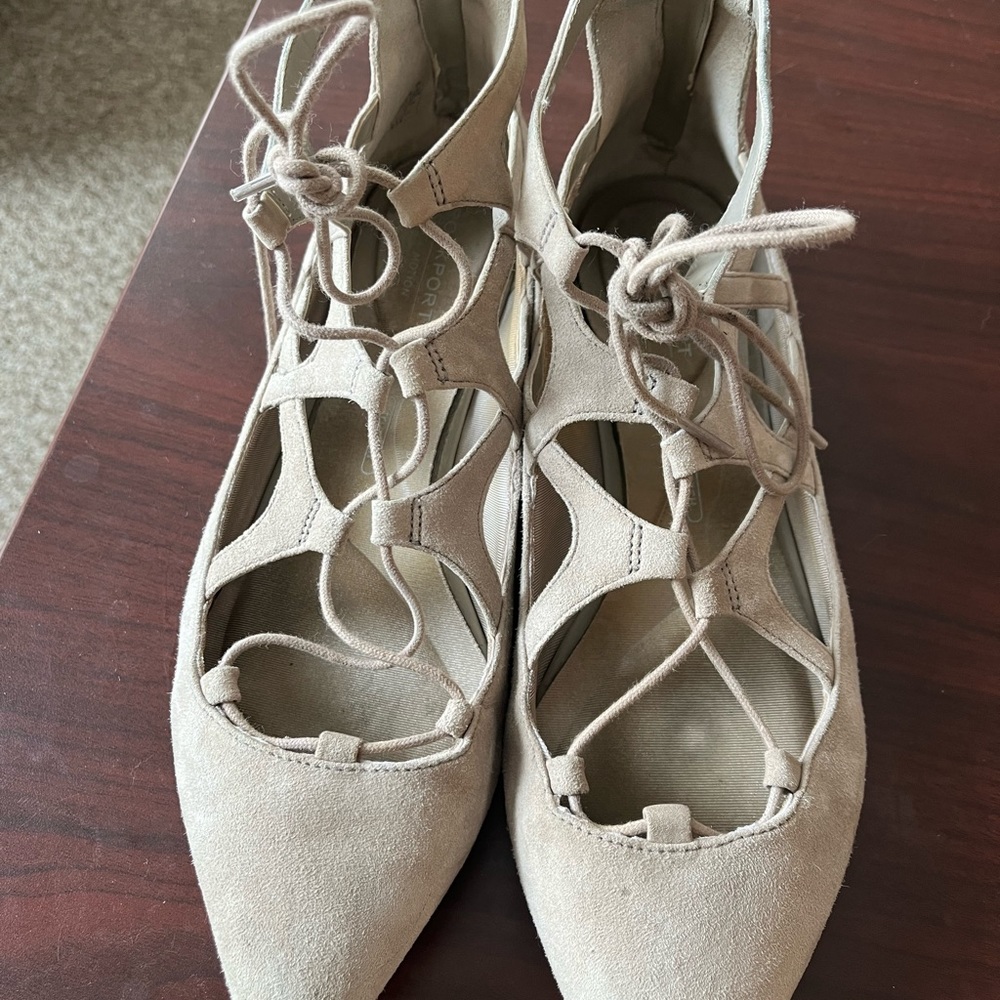 Rockport beige/light gray flats with zipper